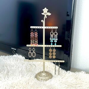 Super cute Earring display holder!